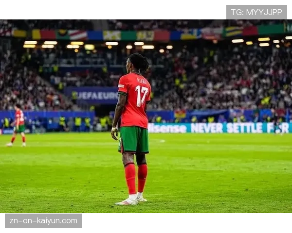 战报速递：AC米兰3-1逆转萨索洛，莱奥传射建功